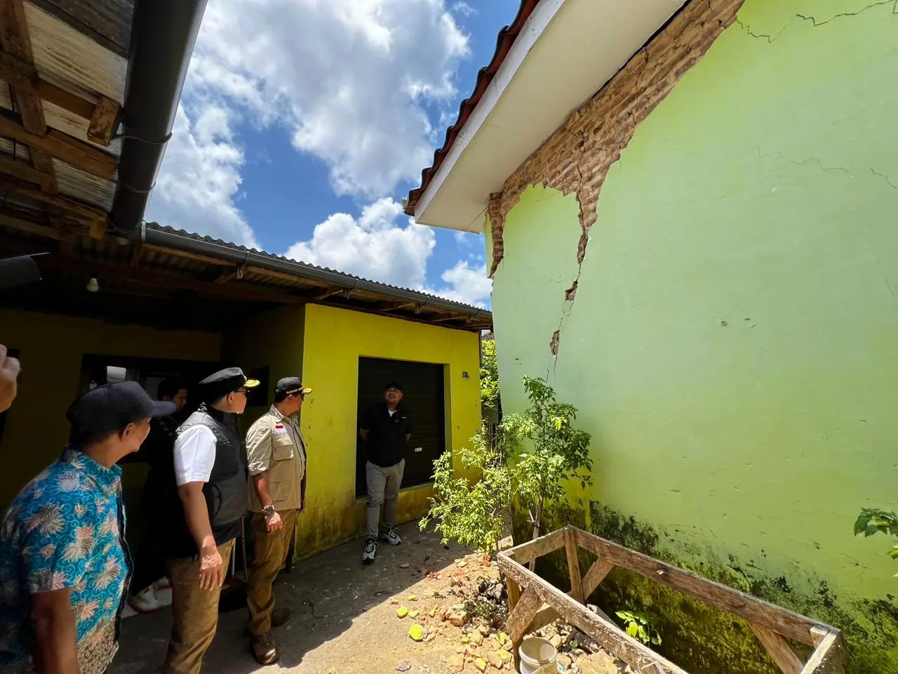 [UPDATE] Lebih dari 700 Rumah Warga Rusak Berat Akibat Gempa M6,5 Jatim